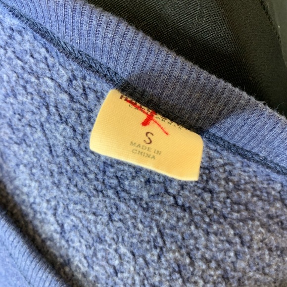 3/$25 Hollister Sweatshirt - Picture 4 of 4